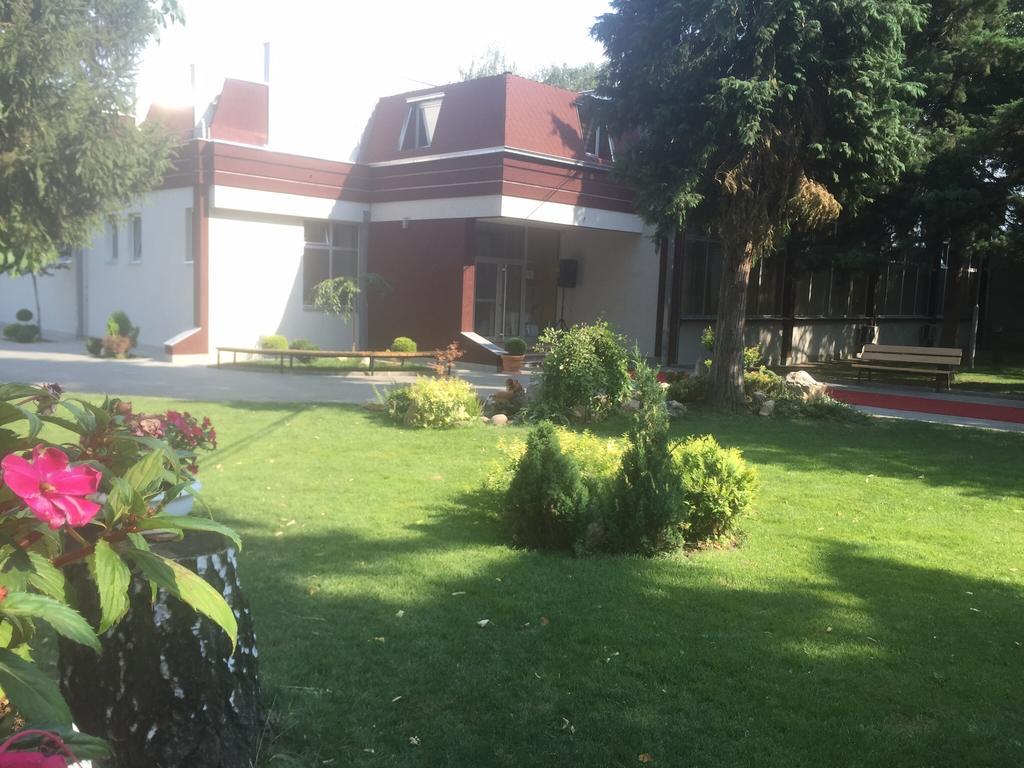 Bed and Breakfast Prenociste Gazela Pirot Zewnętrze zdjęcie